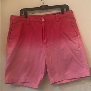 Men’s size 36  Vineyard Vines shorts
